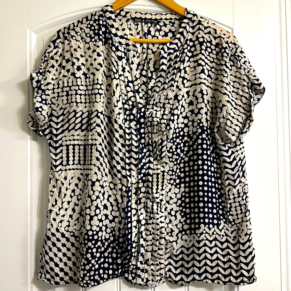 Zac and Rachel flowy top Size L